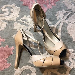 NWOT Guess platform tan/black/cream high heels 8.5